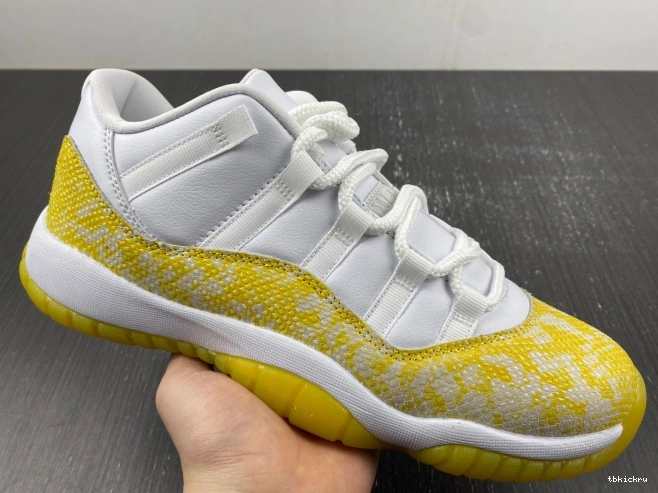 Reps TBK WMNS Yellow Low Snakeskin Air AH7860-107 Jordan 11 0719